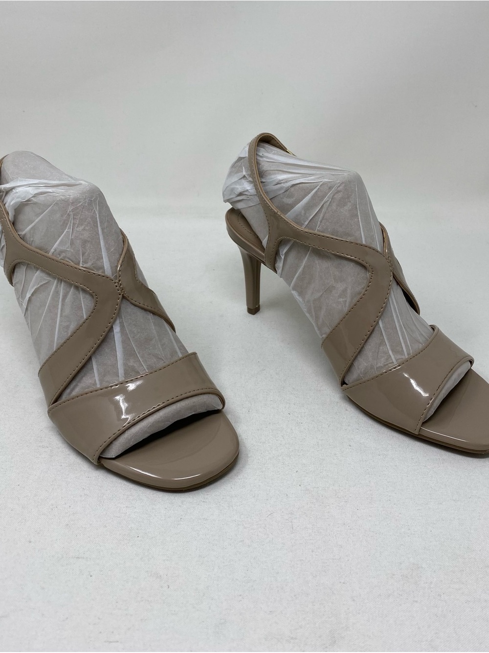 Bandolino Tamar Taupe Patent Leather Strappy High Heel Sandals Size 6.5